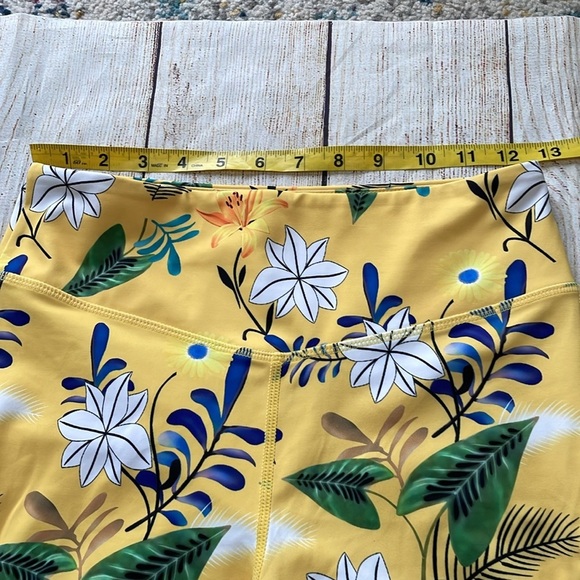 Zyia reflective Light n Tight leggings Yellow floral print Mesh detail Size 6-8 - Picture 3 of 10